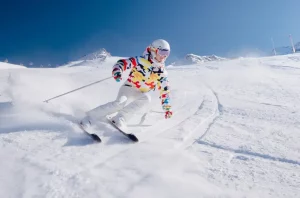 Distribuidor oficial de Rossignol en Valdelinares con esquís Rossignol en acción sobre la nieve